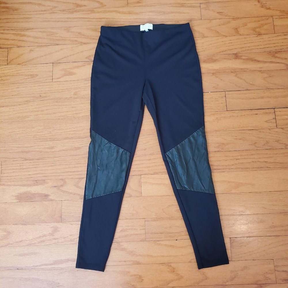 KENDALL and KYLIE Leggings Pants Black Sz Medium Elastic Pants Knee Patches